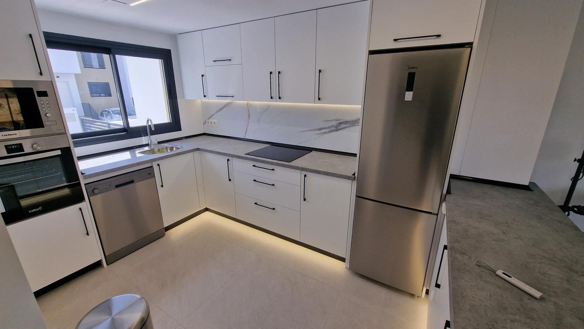 3 Bed Townhouse for sale in Alhaurín De La Torre Costa Del Sol, Málaga, Spain
