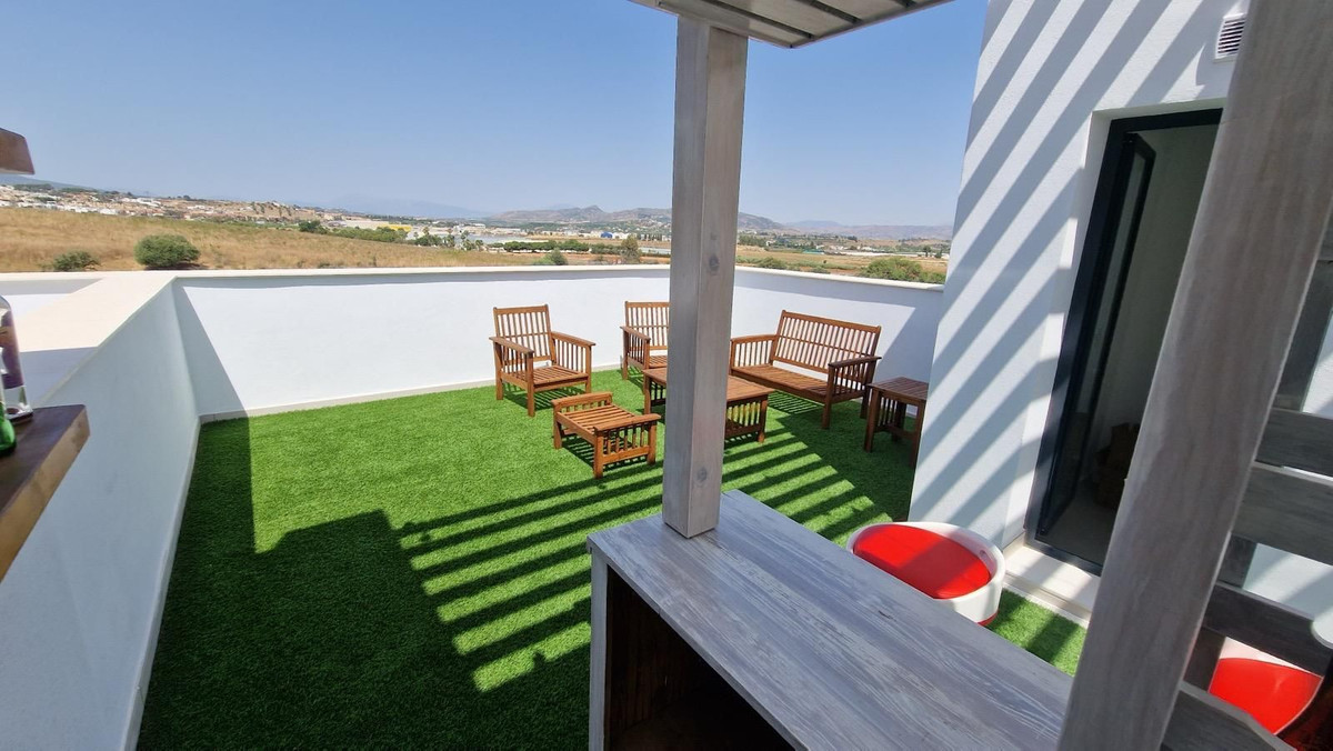 3 Bed Townhouse for sale in Alhaurín De La Torre Costa Del Sol, Málaga, Spain