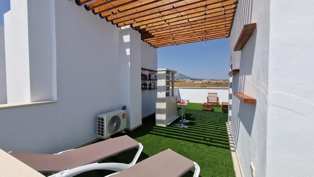 3 Bed Townhouse for sale in Alhaurín De La Torre Costa Del Sol, Málaga, Spain