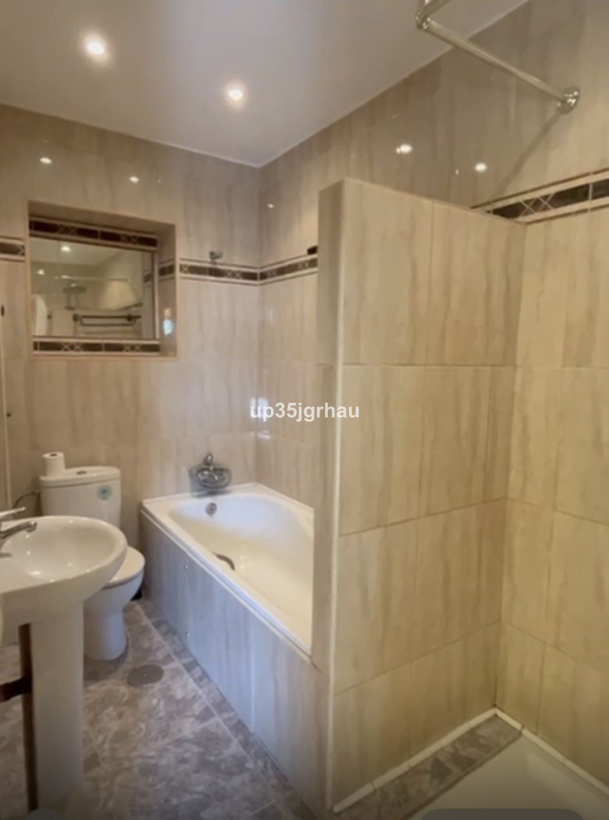 Se vende Apartamento Planta Media de 3 dormitorios en Costa Del Sol, Málaga, España