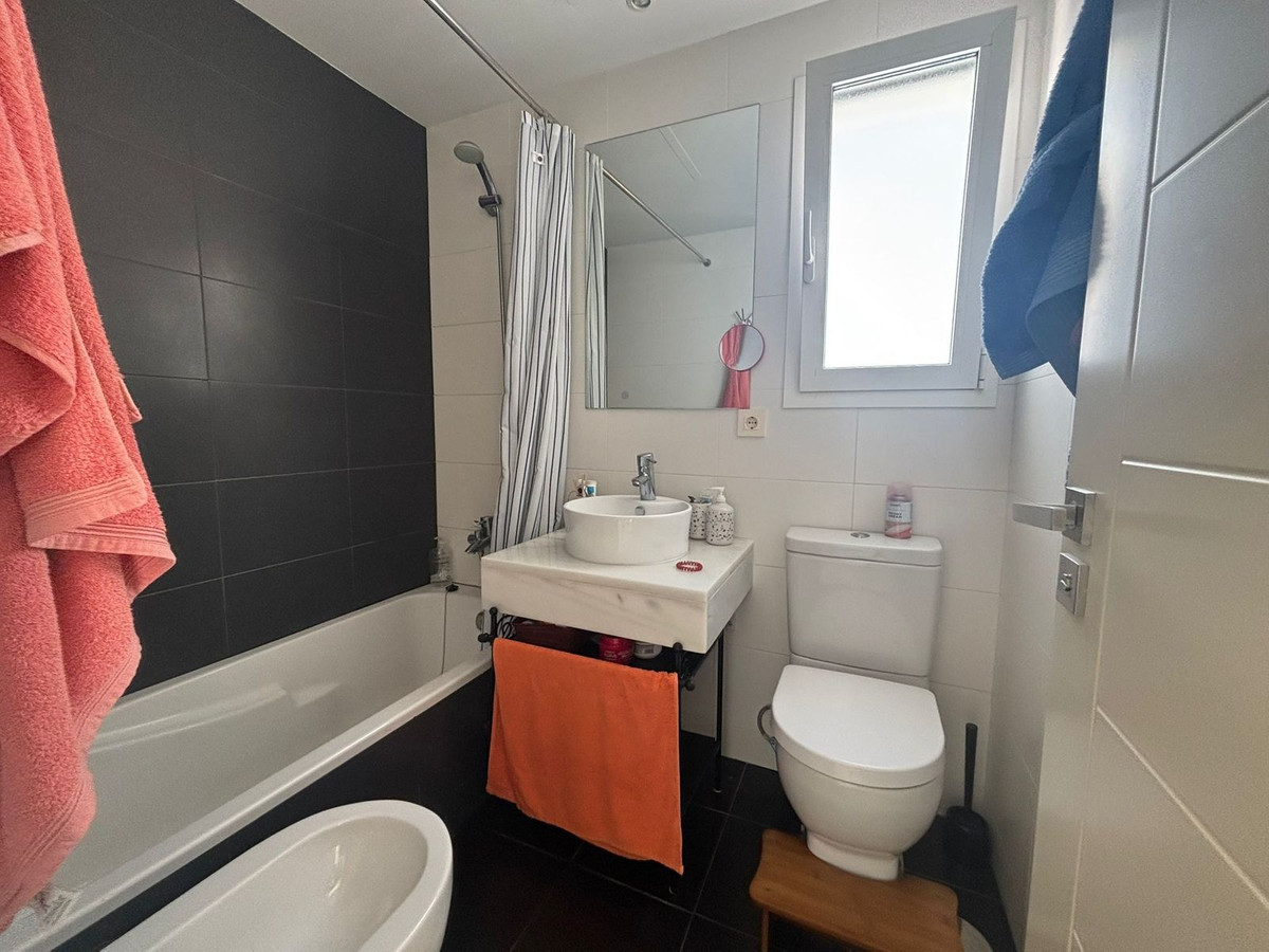 2 Bed Apartment for sale in Estepona Costa Del Sol, Málaga, Spain
