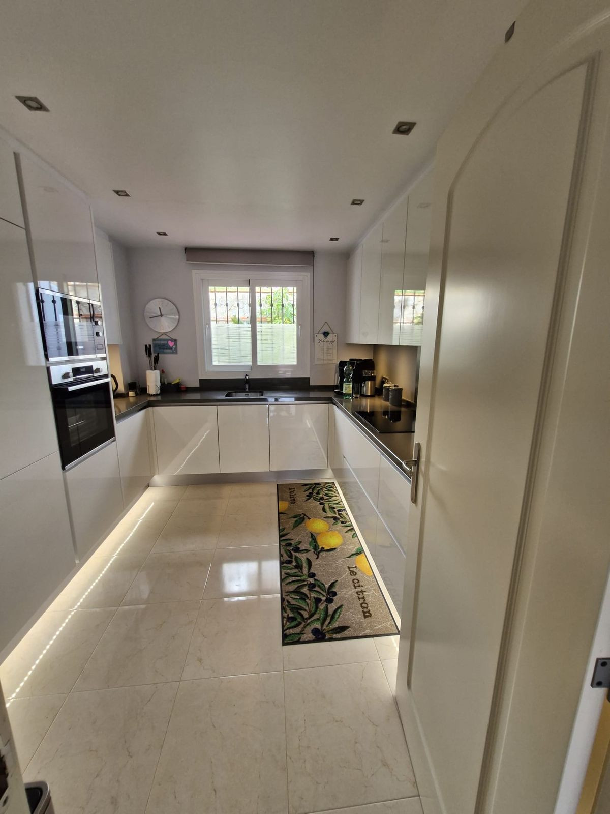 Se vende Apartamento Planta Baja de 2 dormitorios en Costa Del Sol, Málaga, España