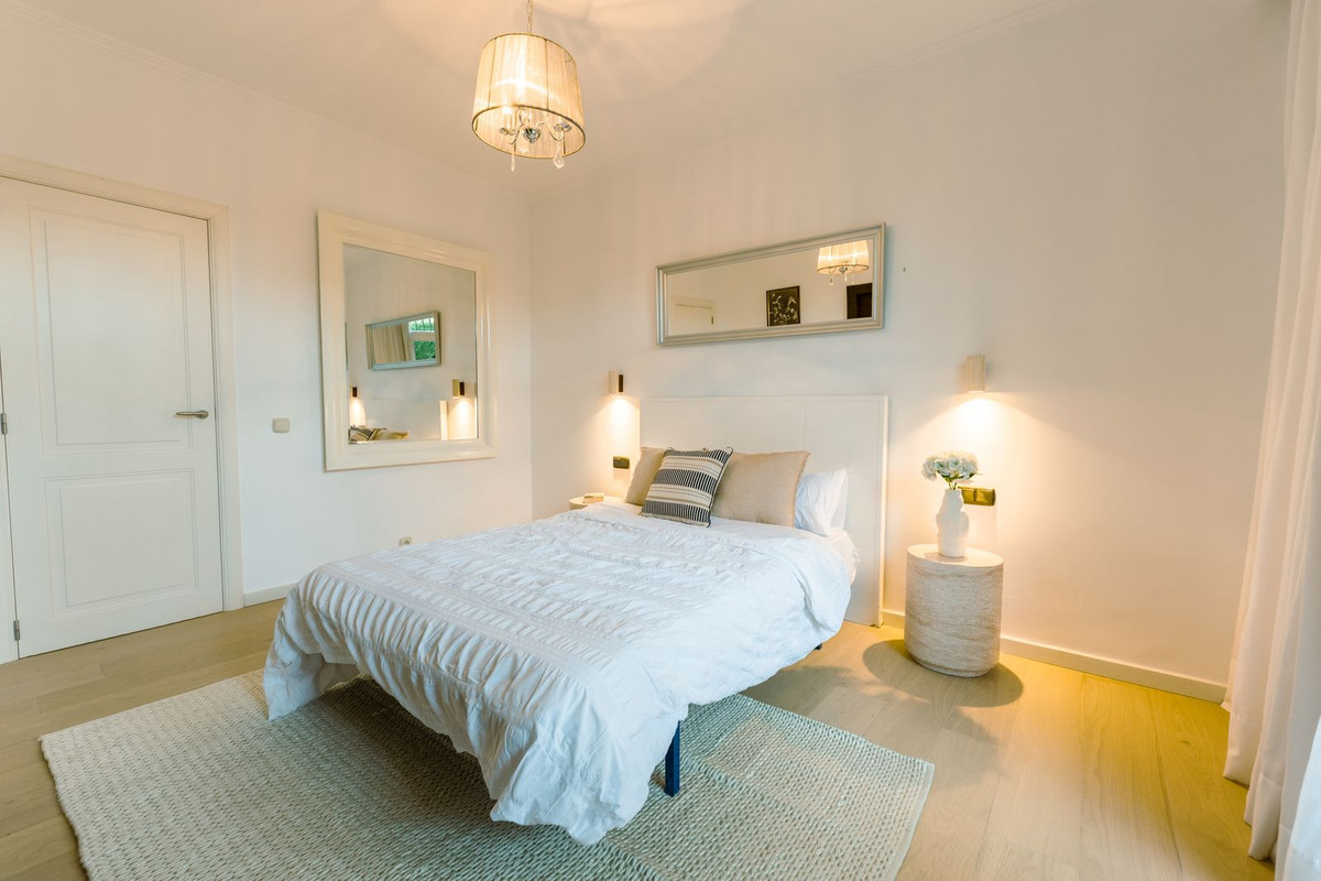 Se vende Villa - Chalet de 4 dormitorios en Costa Del Sol, Málaga, España