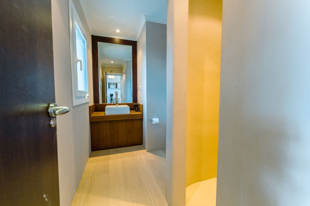 Se vende Villa - Chalet de 4 dormitorios en Costa Del Sol, Málaga, España