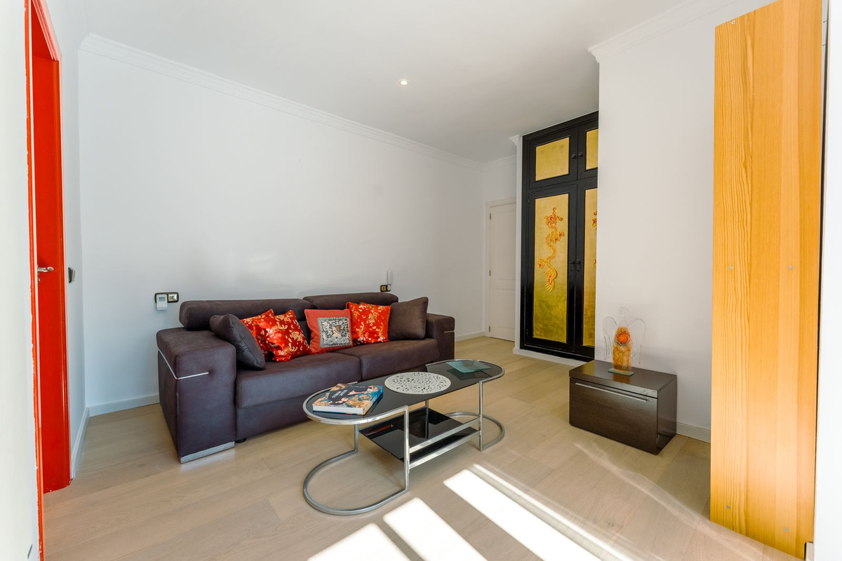 Se vende Villa - Chalet de 4 dormitorios en Costa Del Sol, Málaga, España