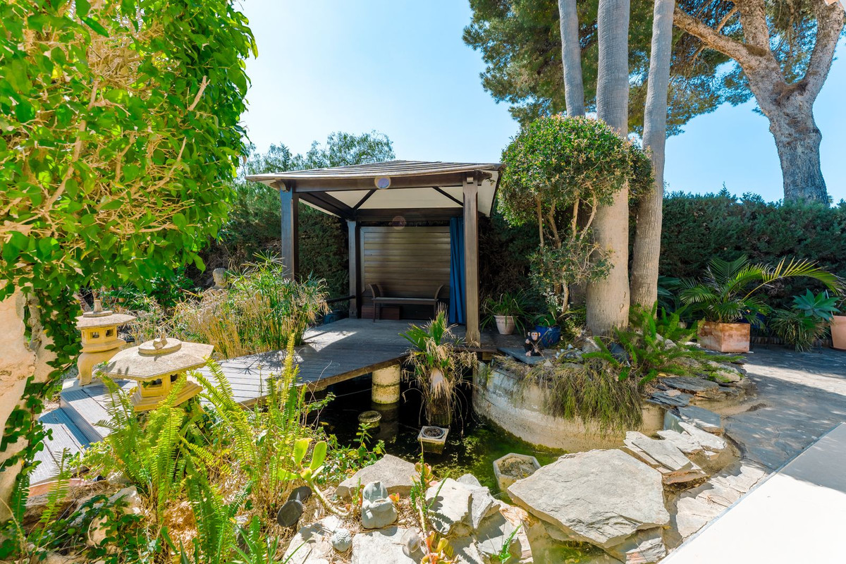 Se vende Villa - Chalet de 4 dormitorios en Costa Del Sol, Málaga, España