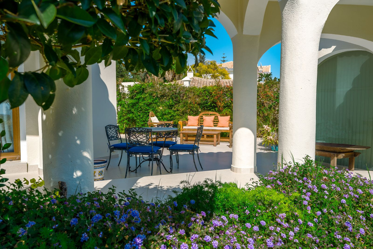 Se vende Villa - Chalet de 4 dormitorios en Costa Del Sol, Málaga, España