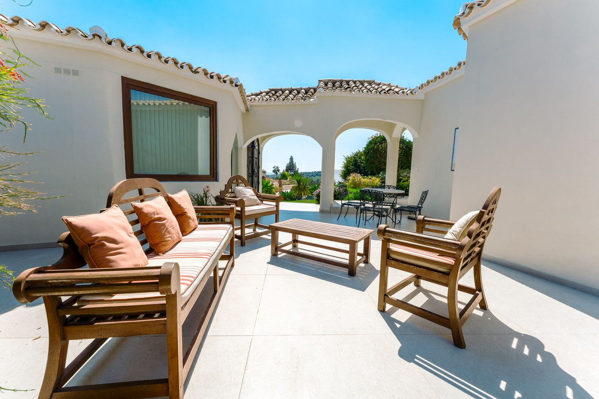 Se vende Villa - Chalet de 4 dormitorios en Costa Del Sol, Málaga, España