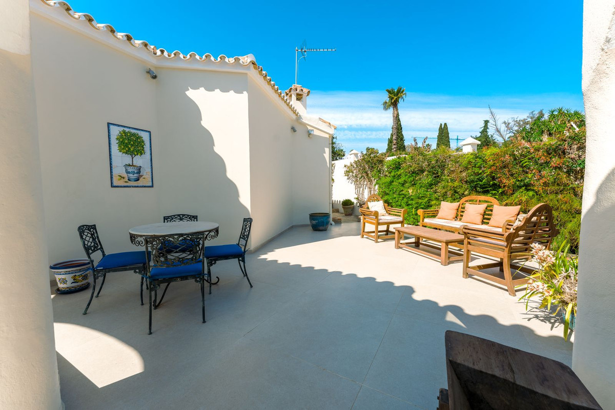Se vende Villa - Chalet de 4 dormitorios en Costa Del Sol, Málaga, España