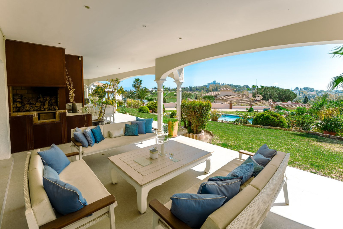 Se vende Villa - Chalet de 4 dormitorios en Costa Del Sol, Málaga, España