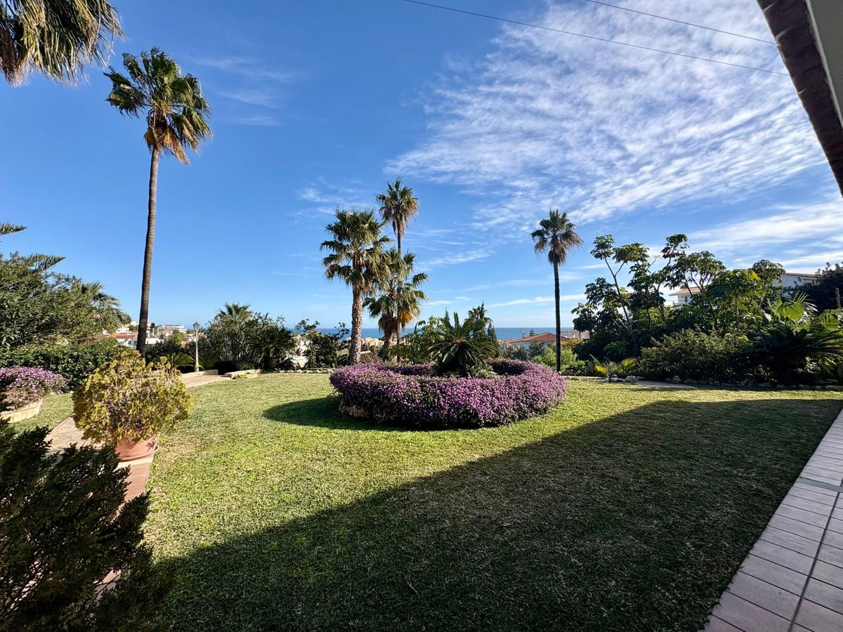 Se vende Villa - Chalet de 5 dormitorios en Costa Del Sol, Málaga, España