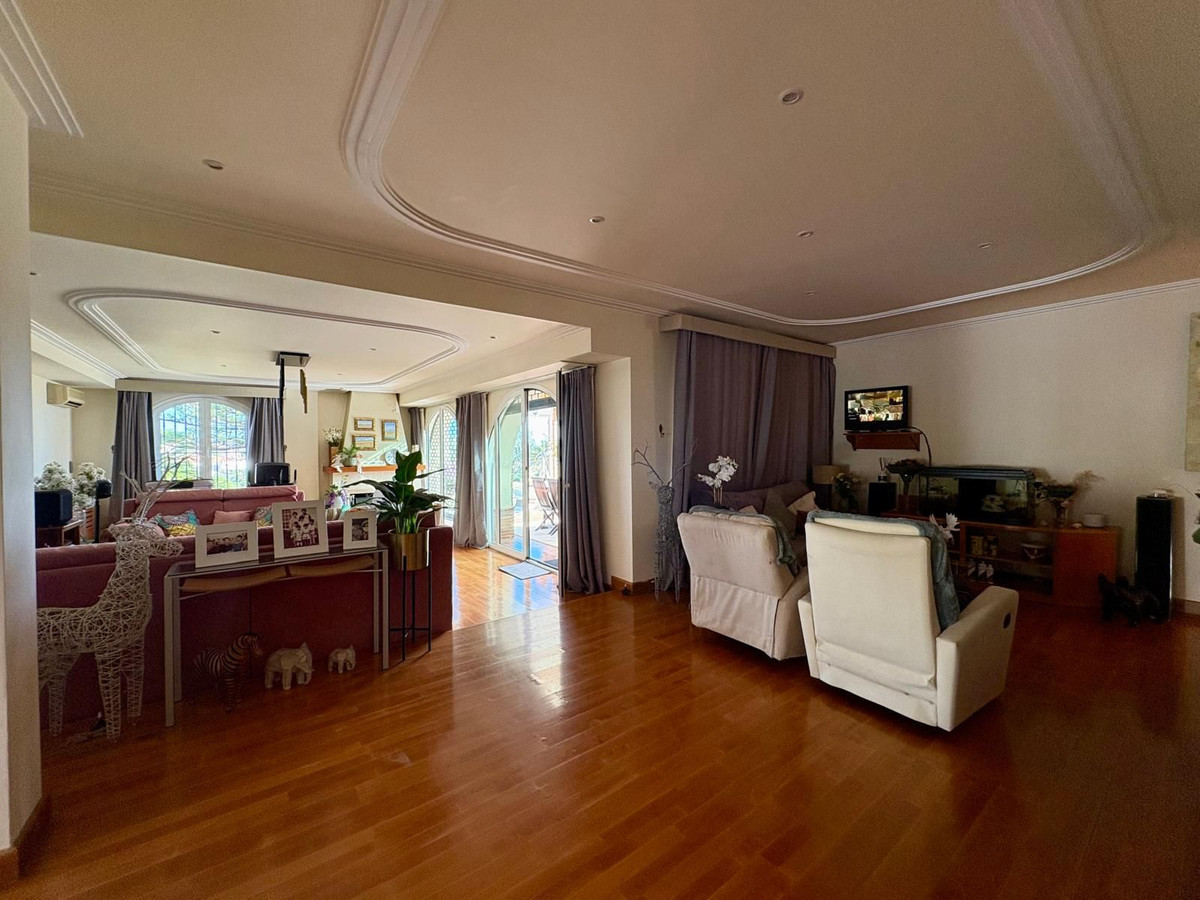 Se vende Villa - Chalet de 5 dormitorios en Costa Del Sol, Málaga, España