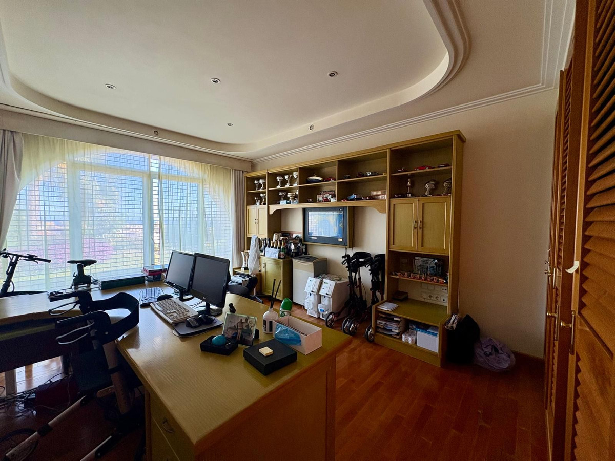 Se vende Villa - Chalet de 5 dormitorios en Costa Del Sol, Málaga, España