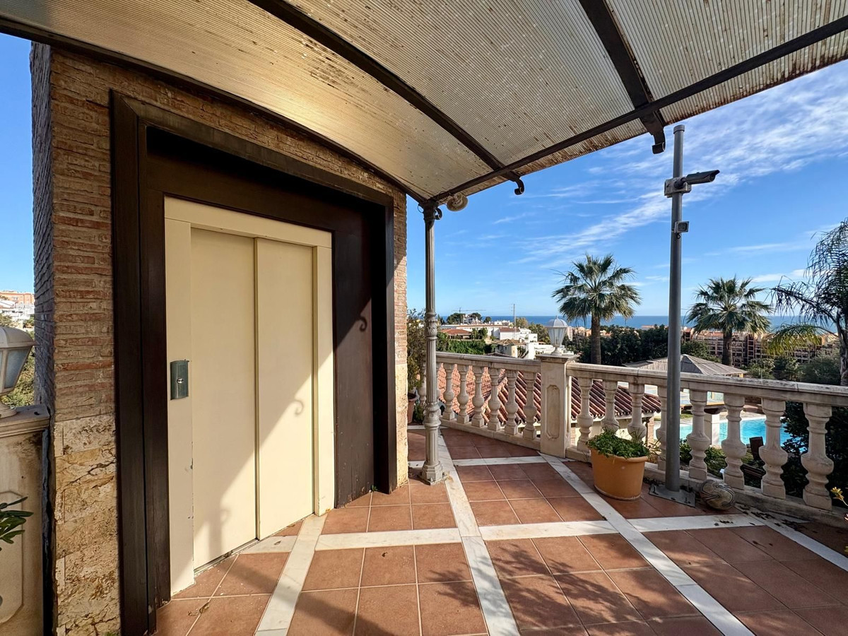Se vende Villa - Chalet de 5 dormitorios en Costa Del Sol, Málaga, España