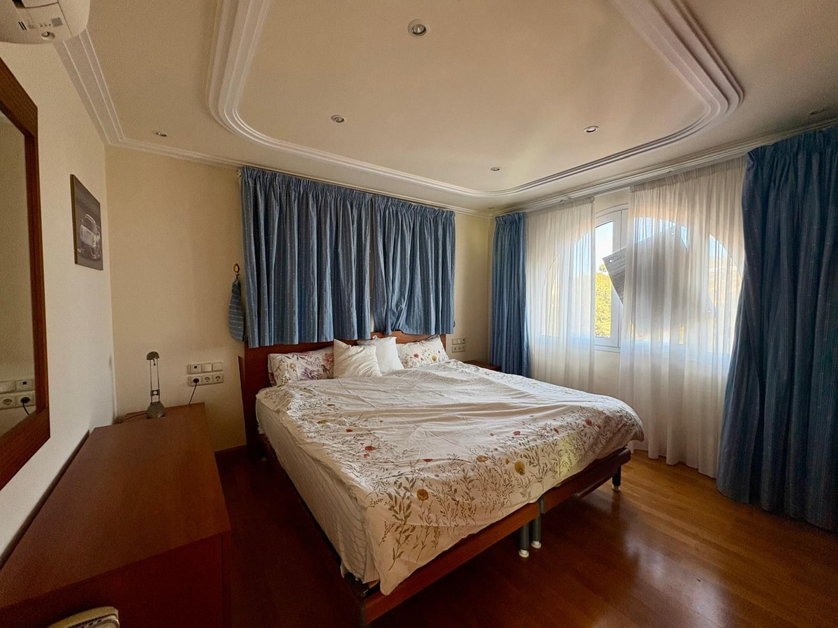 Se vende Villa - Chalet de 5 dormitorios en Costa Del Sol, Málaga, España