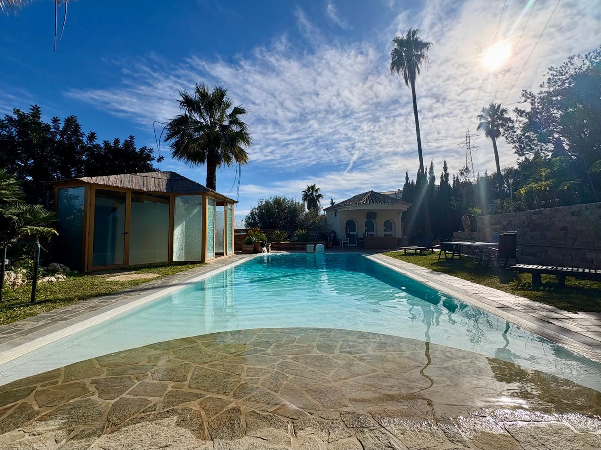 Se vende Villa - Chalet de 5 dormitorios en Costa Del Sol, Málaga, España