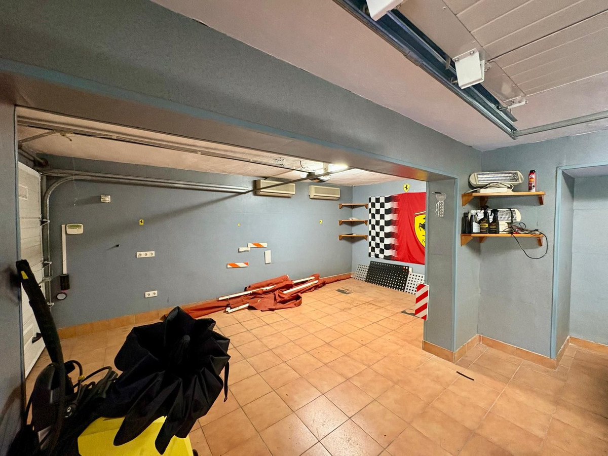 Se vende Villa - Chalet de 5 dormitorios en Costa Del Sol, Málaga, España