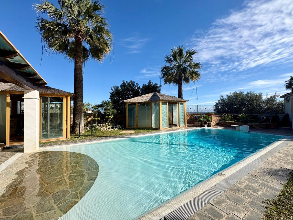 Se vende Villa - Chalet de 5 dormitorios en Costa Del Sol, Málaga, España