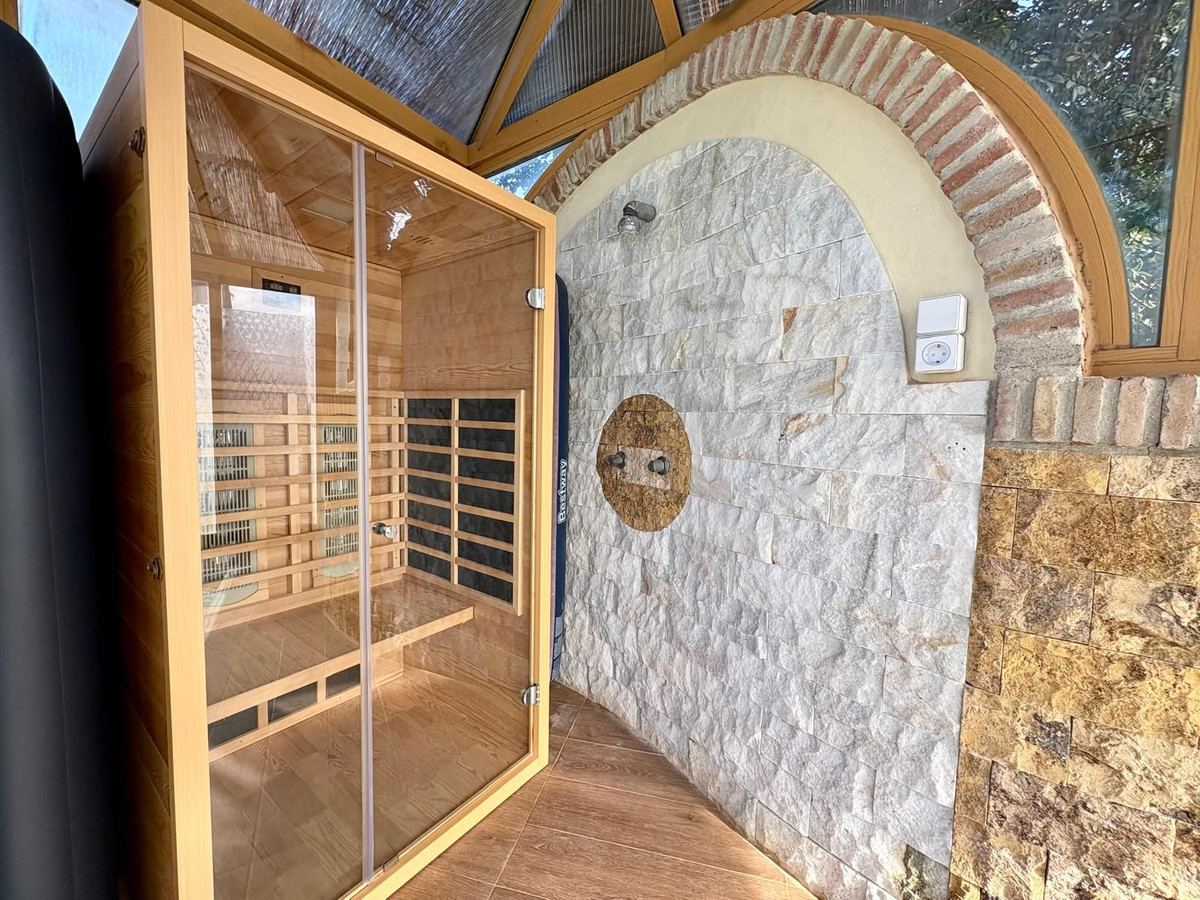 Se vende Villa - Chalet de 5 dormitorios en Costa Del Sol, Málaga, España