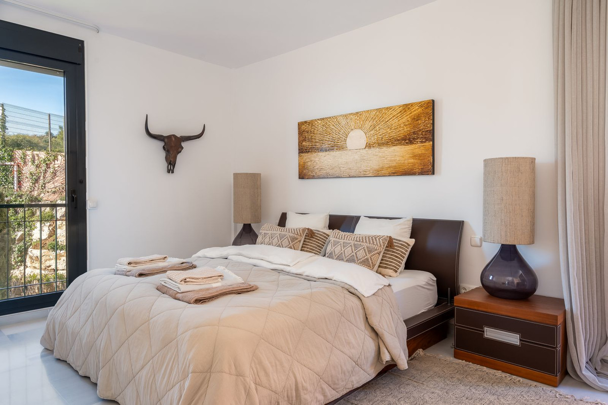 4 Bed Apartment for sale in Calahonda Costa Del Sol, Málaga, Spain