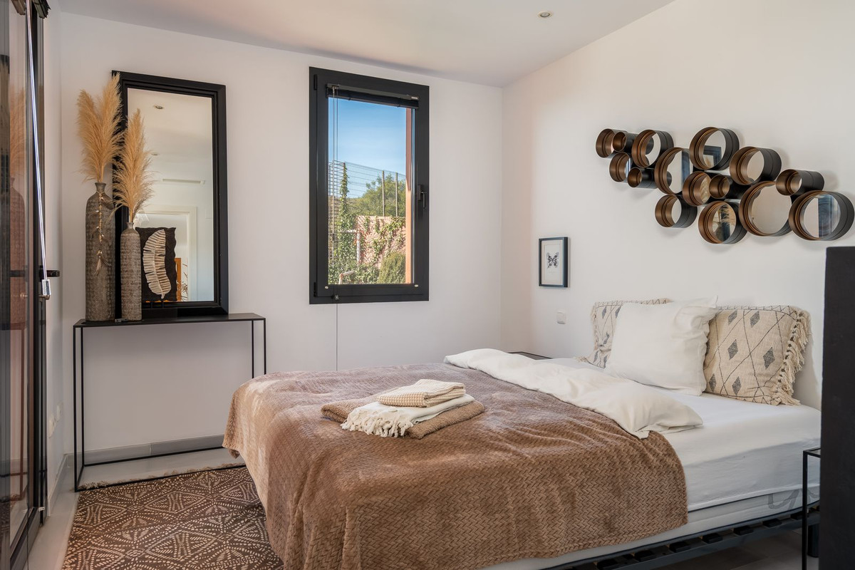 4 Bed Apartment for sale in Calahonda Costa Del Sol, Málaga, Spain