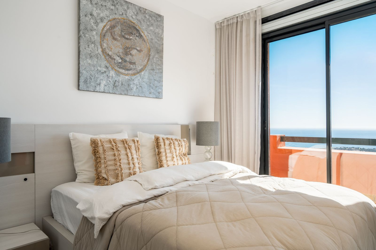 4 Bed Apartment for sale in Calahonda Costa Del Sol, Málaga, Spain