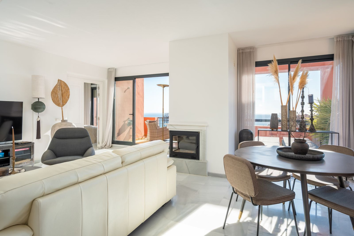 4 Bed Apartment for sale in Calahonda Costa Del Sol, Málaga, Spain