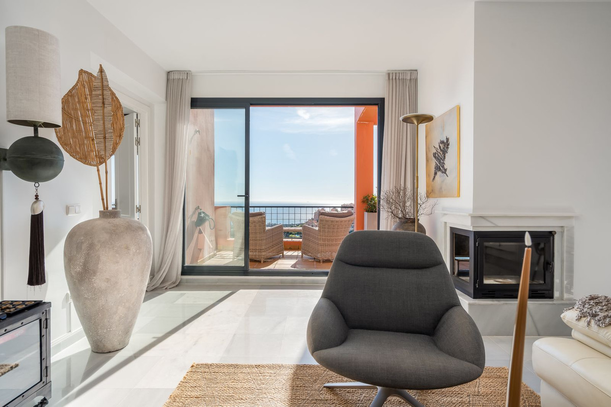 4 Bed Apartment for sale in Calahonda Costa Del Sol, Málaga, Spain