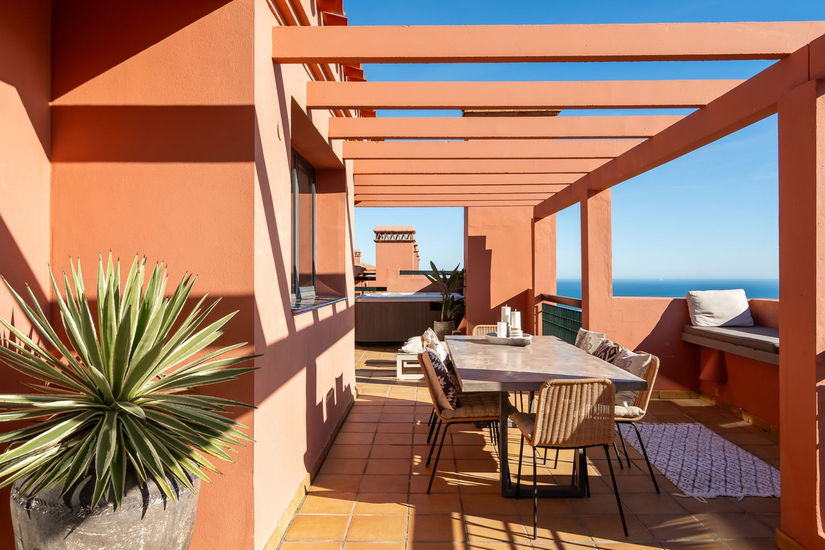 4 Bed Apartment for sale in Calahonda Costa Del Sol, Málaga, Spain