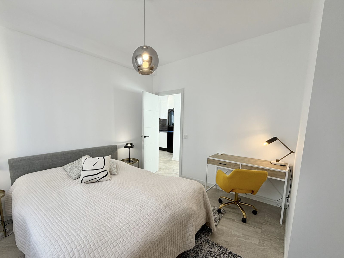 2 Bed Apartment for sale in Fuengirola Costa Del Sol, Málaga, Spain