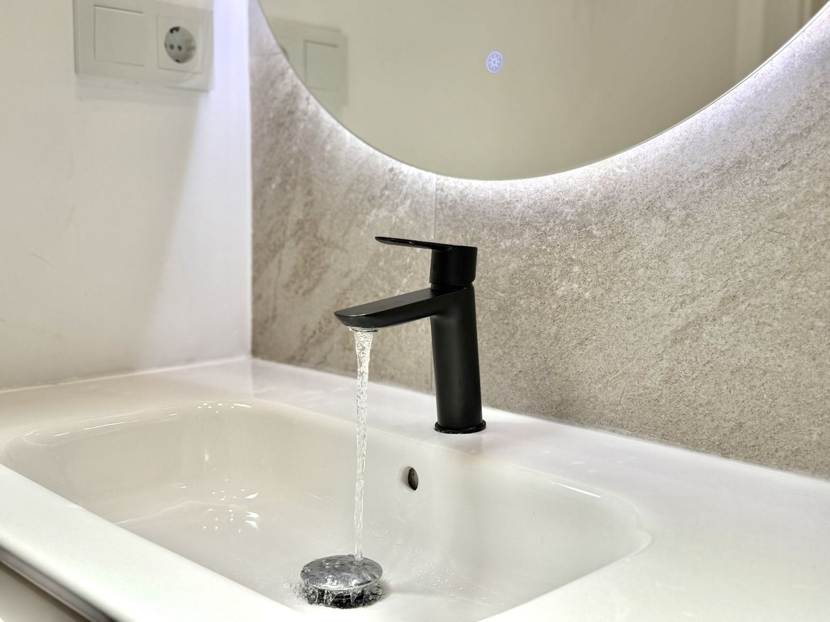 2 Bed Apartment for sale in Fuengirola Costa Del Sol, Málaga, Spain
