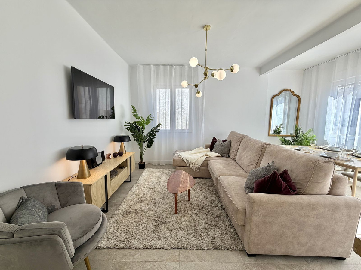 2 Bed Apartment for sale in Fuengirola Costa Del Sol, Málaga, Spain