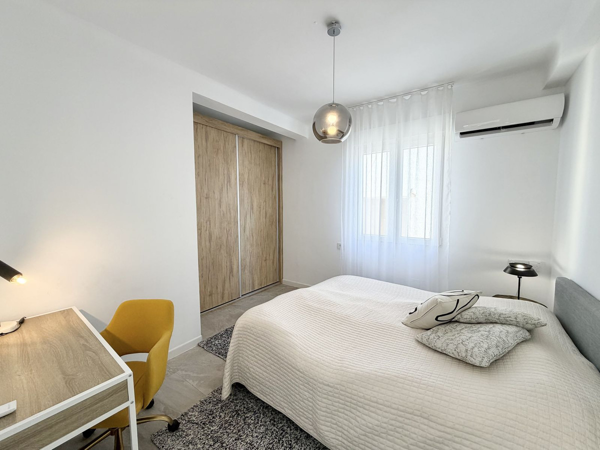 2 Bed Apartment for sale in Fuengirola Costa Del Sol, Málaga, Spain