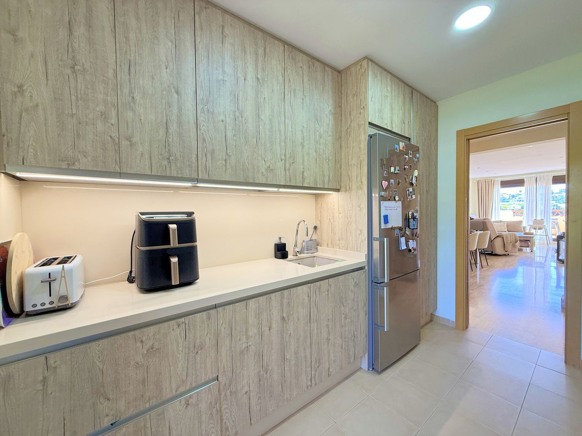2 Bed Apartment for sale in Estepona Costa Del Sol, Málaga, Spain