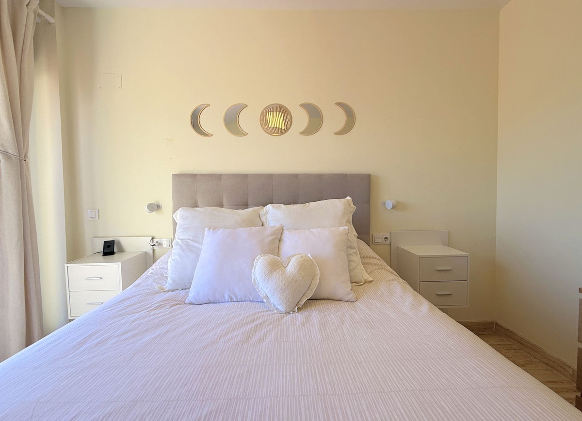 2 Bed Apartment for sale in Estepona Costa Del Sol, Málaga, Spain