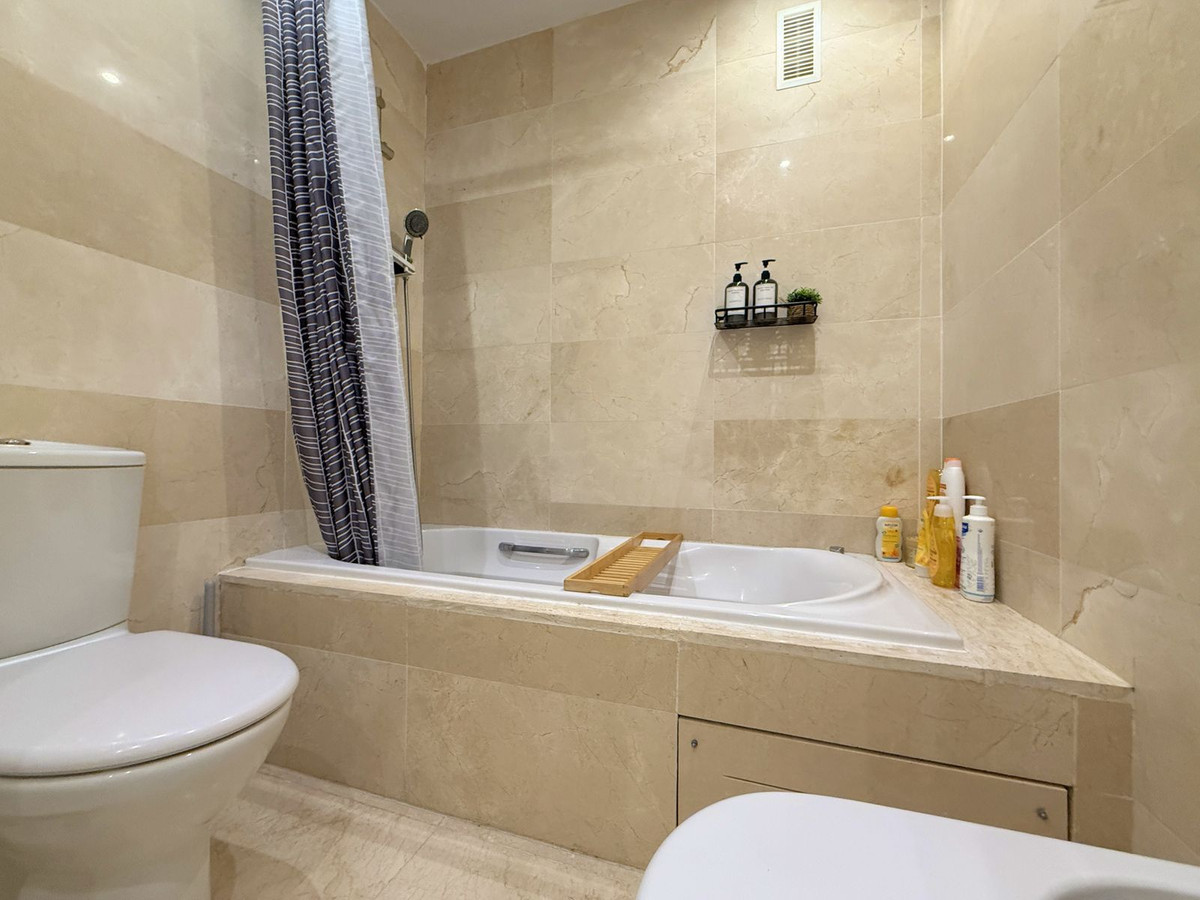 2 Bed Apartment for sale in Estepona Costa Del Sol, Málaga, Spain