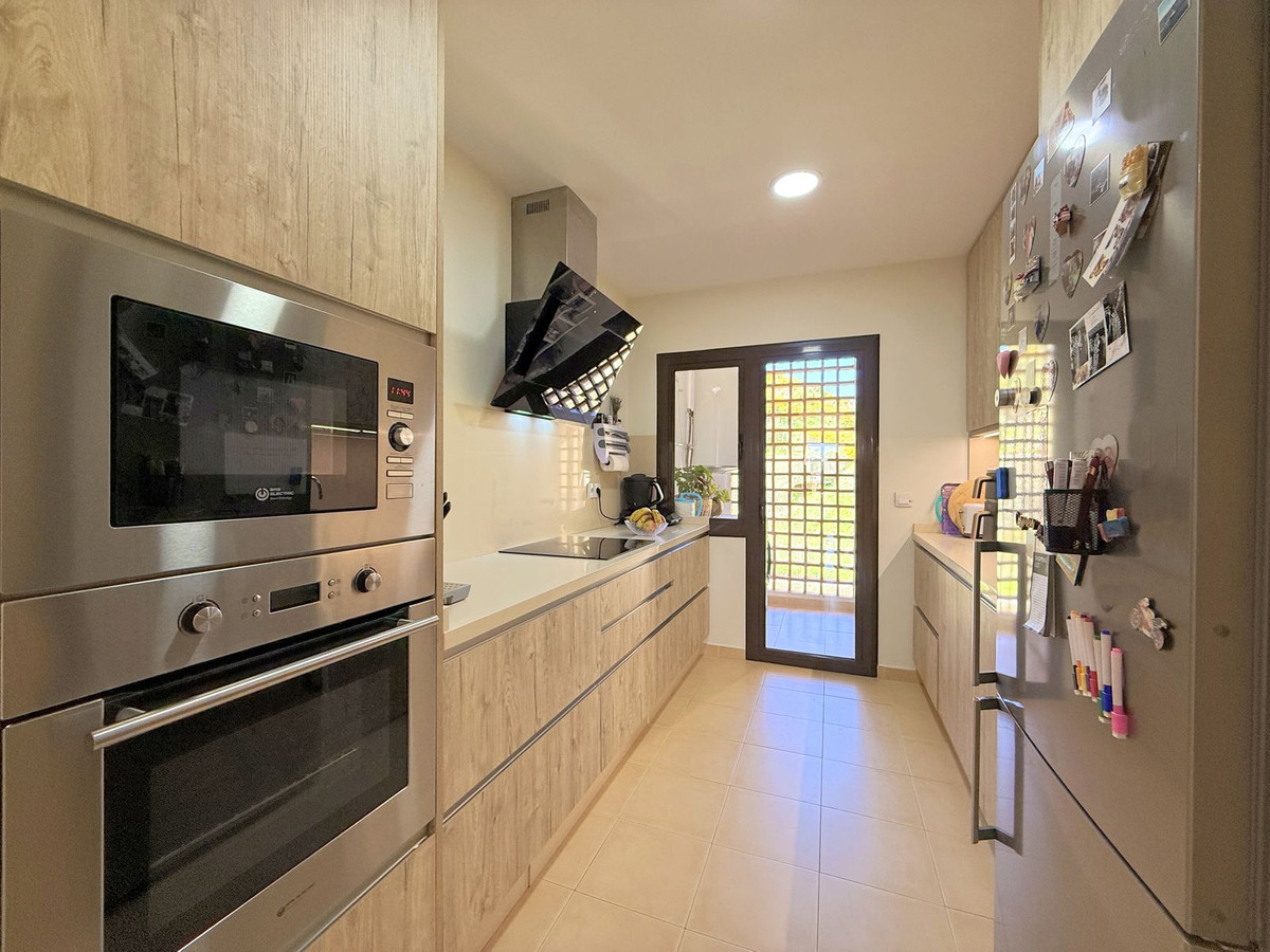 2 Bed Apartment for sale in Estepona Costa Del Sol, Málaga, Spain