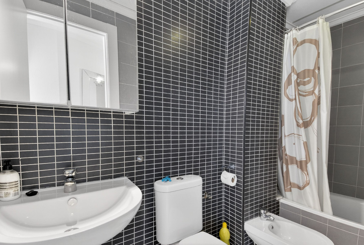 2 Bed Apartment for sale in Guardamar Del Segura Costa Blanca, Alicante, Spain