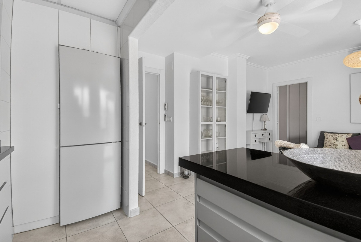 2 Bed Apartment for sale in Guardamar Del Segura Costa Blanca, Alicante, Spain