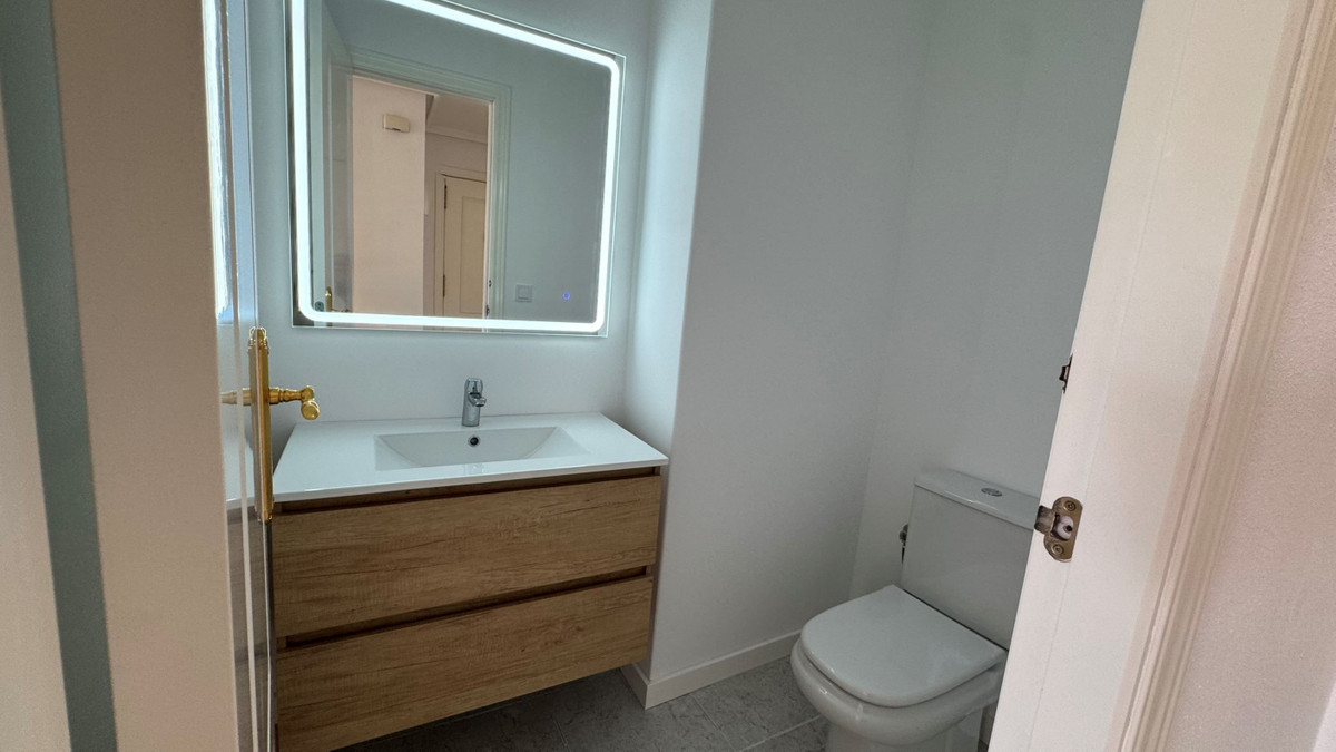 Se vende Apartamento Planta Media de 2 dormitorios en Costa Blanca, Alicante, España