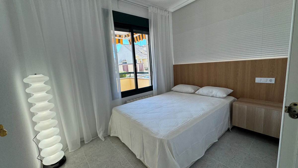 Se vende Apartamento Planta Media de 2 dormitorios en Costa Blanca, Alicante, España