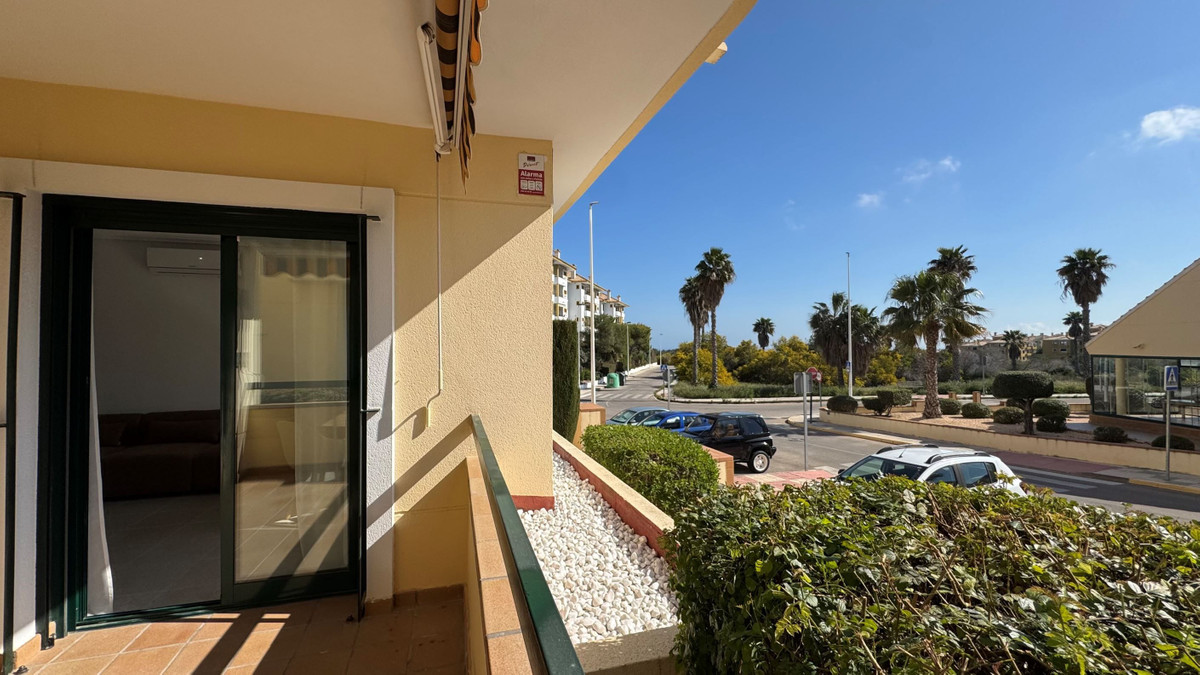 Se vende Apartamento Planta Media de 2 dormitorios en Costa Blanca, Alicante, España