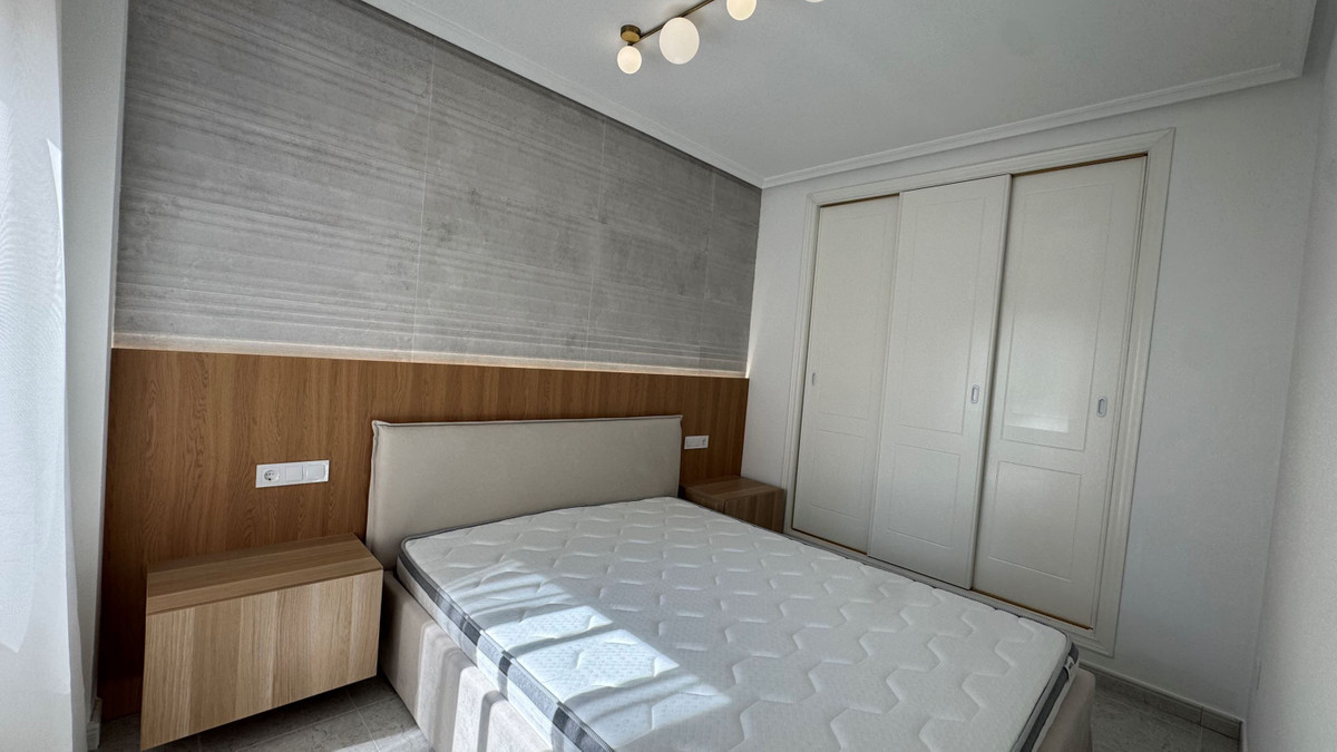 Se vende Apartamento Planta Media de 2 dormitorios en Costa Blanca, Alicante, España