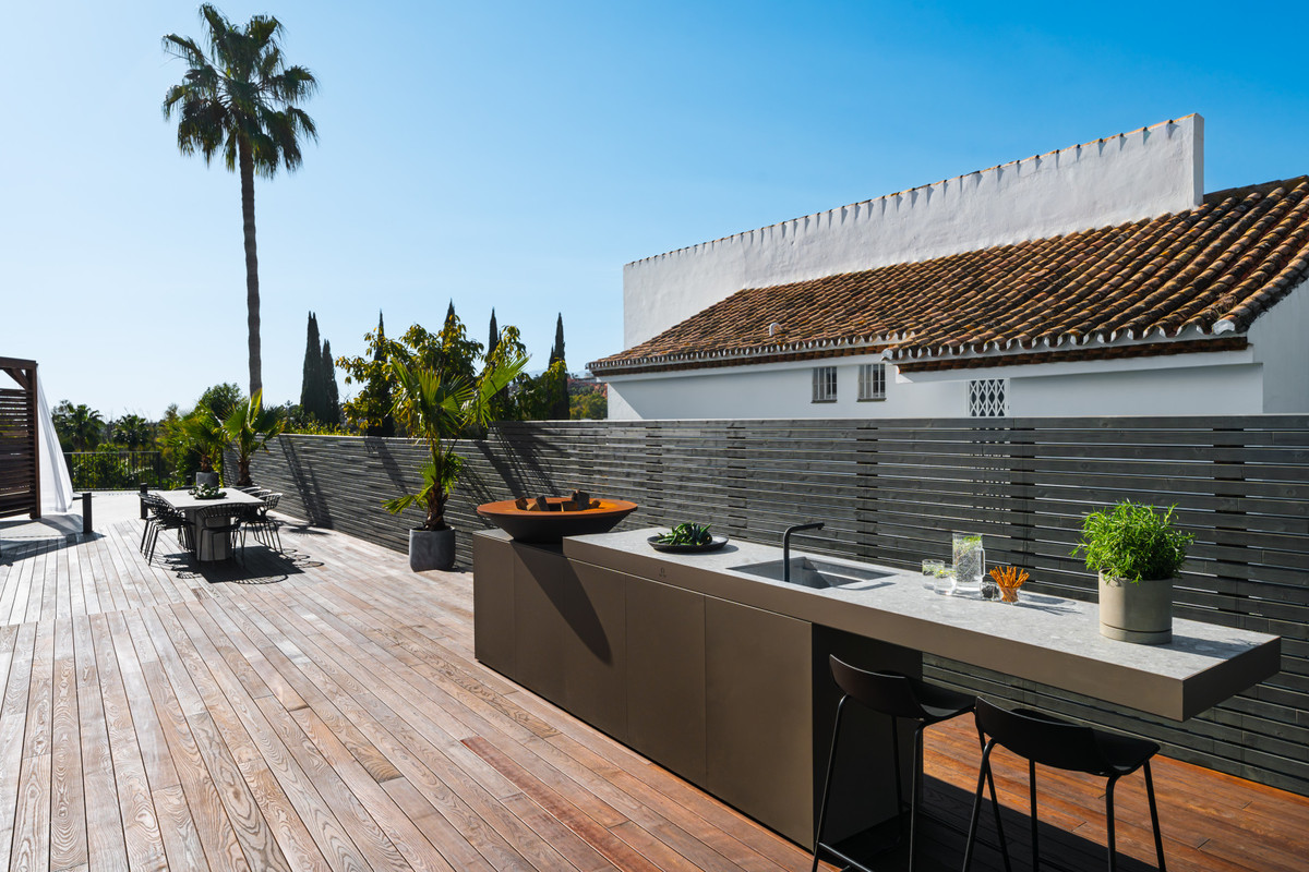 Se vende Villa - Chalet de 4 dormitorios en Costa Del Sol, Málaga, España