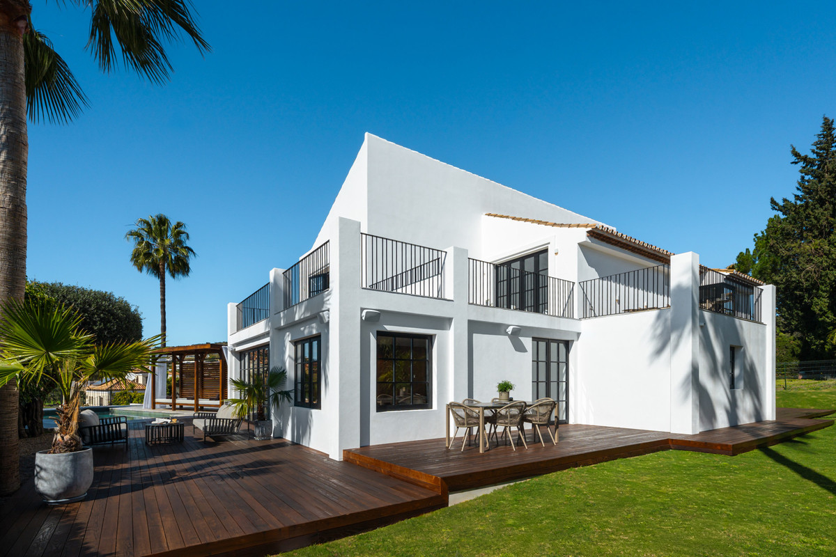 Se vende Villa - Chalet de 4 dormitorios en Costa Del Sol, Málaga, España