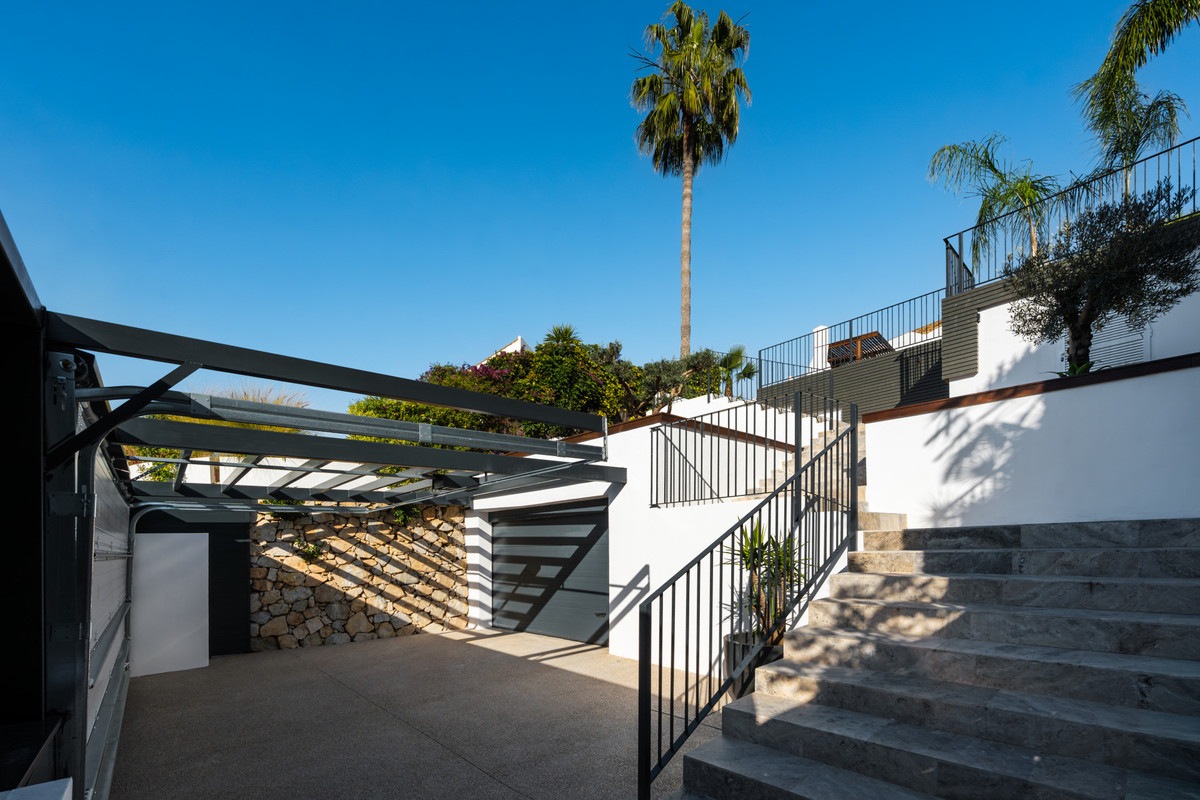 Se vende Villa - Chalet de 4 dormitorios en Costa Del Sol, Málaga, España