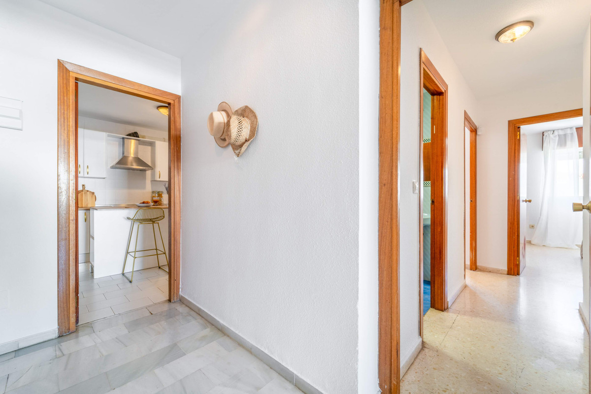 3 Bed Apartment for sale in Fuengirola Costa Del Sol, Málaga, Spain