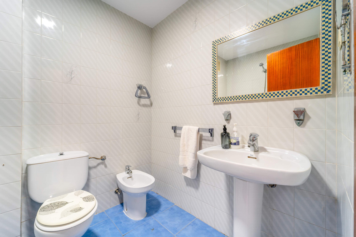 3 Bed Apartment for sale in Fuengirola Costa Del Sol, Málaga, Spain