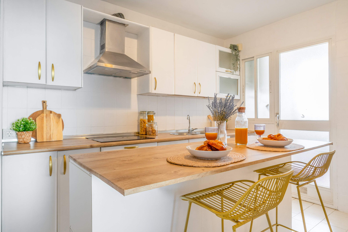 3 Bed Apartment for sale in Fuengirola Costa Del Sol, Málaga, Spain