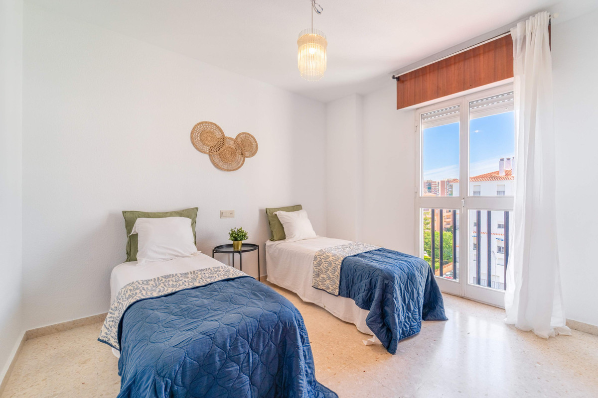 3 Bed Apartment for sale in Fuengirola Costa Del Sol, Málaga, Spain